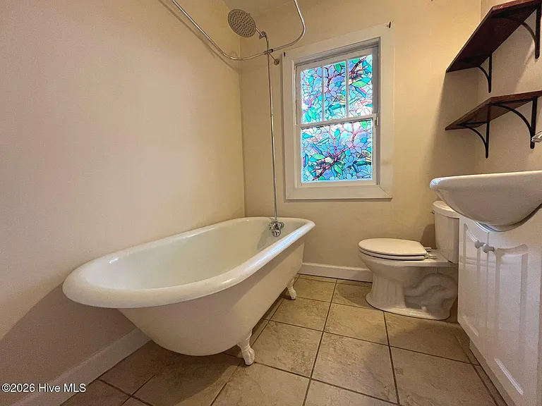 380 N Leak St — Photo 17