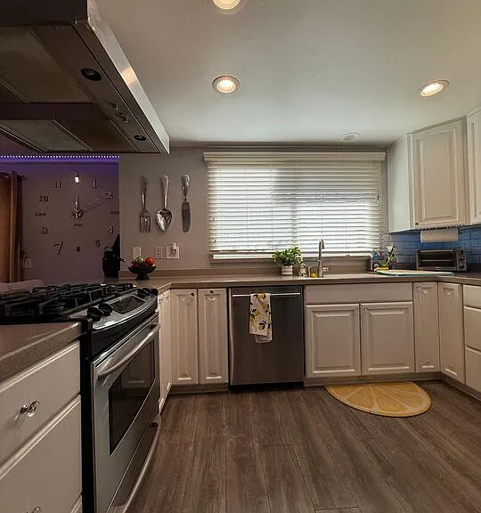 8020 Cora St — Photo 17