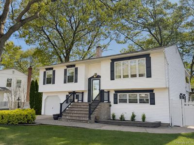 72 Avenue B, Holbrook, NY, 11741
