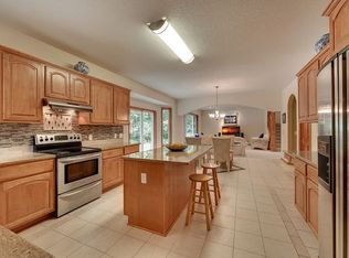 13128 Preserve Ct, Savage, MN 55378