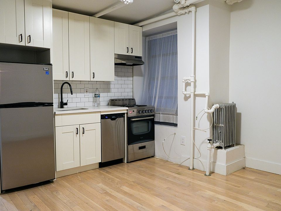 1st image of 137 W 137th St #A6