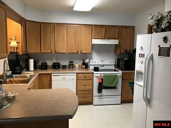 4th image of 1232 Willowbrook Rd