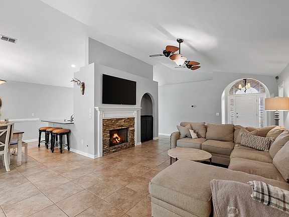 3rd image of 7061 Shady Grove Way