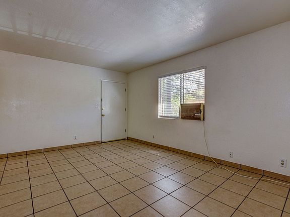 4th image of 278 S Hardin St #C