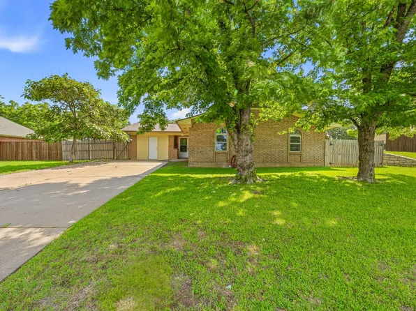 231 Choctaw Dr, Stephenville, TX 76401
