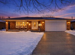 386 Woodridge Dr, Tecumseh, ON N8N 3A8