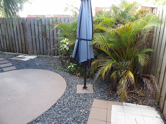 5th image of 3845 Victoria Dr