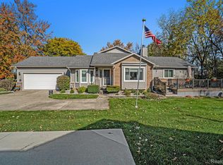 3442 Eastman Dr, Flushing, MI 48433