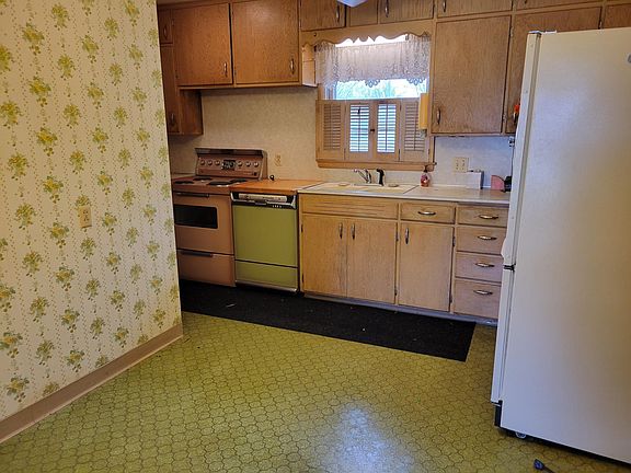 5th image of 1825 E 15th Ave