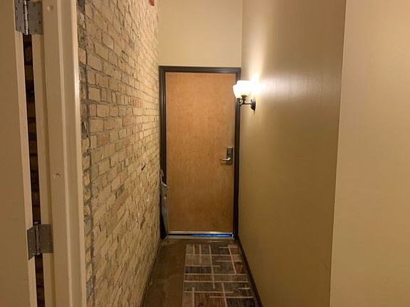 4th image of 904 E Pearson St Unit 310