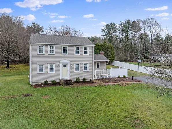 35 Bayberry Cir, Bridgewater, MA 02324