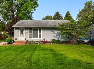 5424 Harmony Ln, Willoughby, OH 44094