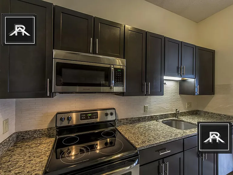 1077 Commonwealth Ave #209 — Photo 2