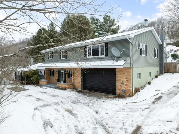 12 Tiffany Lane, Moundsville, WV 26041