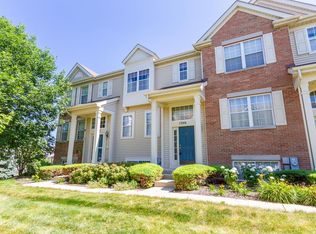 1306 Shamrock Ln, Hampshire, IL 60140