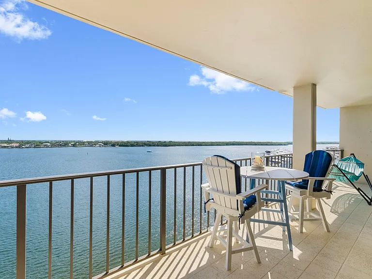 130 Lakeshore Dr #923 — Photo 1