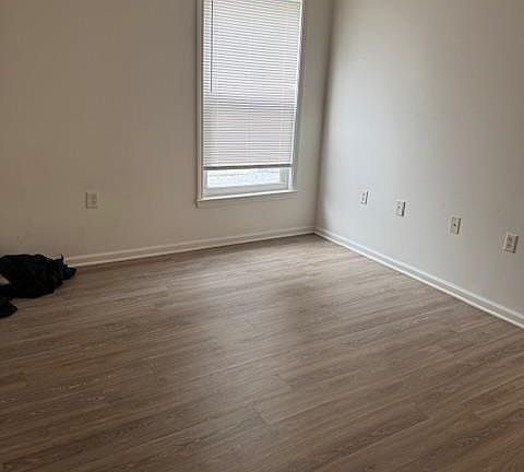 4th image of 9125 Laird St