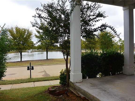 4th image of 2105 Myers Ct