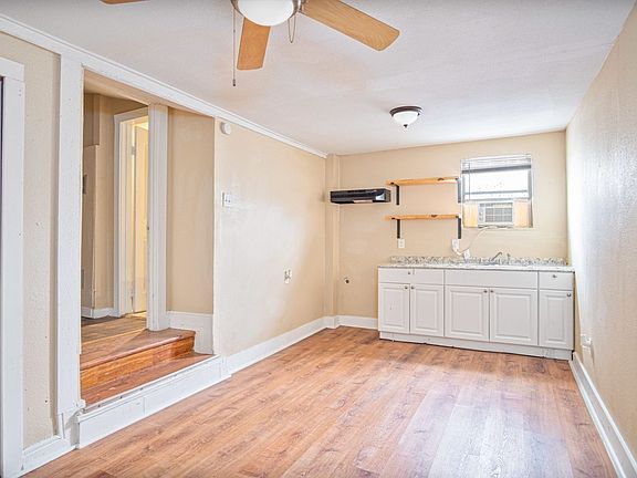 3rd image of 1323 Lamar St #2