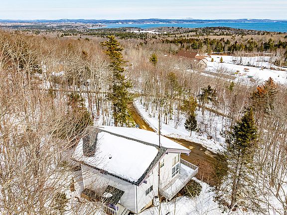 3rd image of 1025 Douglas Drive