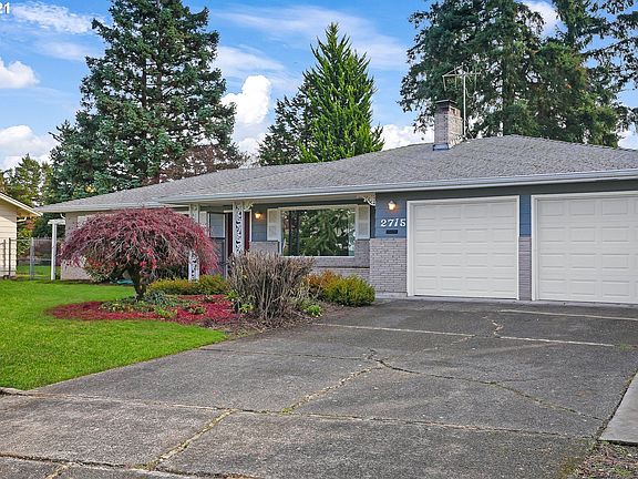 2nd image of 2715 NE 45th St
