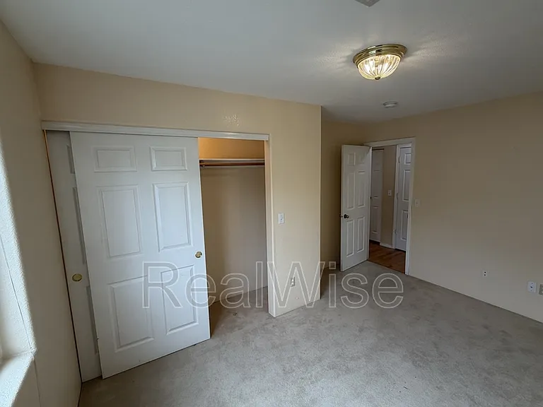 1951 SW Betty Ln — Photo 5