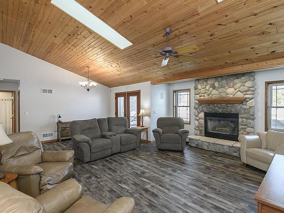 2nd image of 130 Chestnut WAY