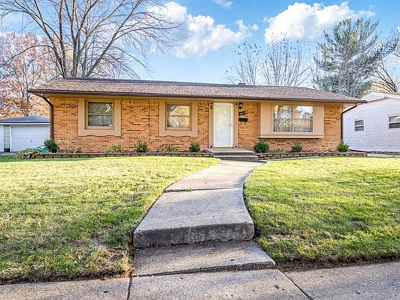 2nd image of 3211 Chateau Ln