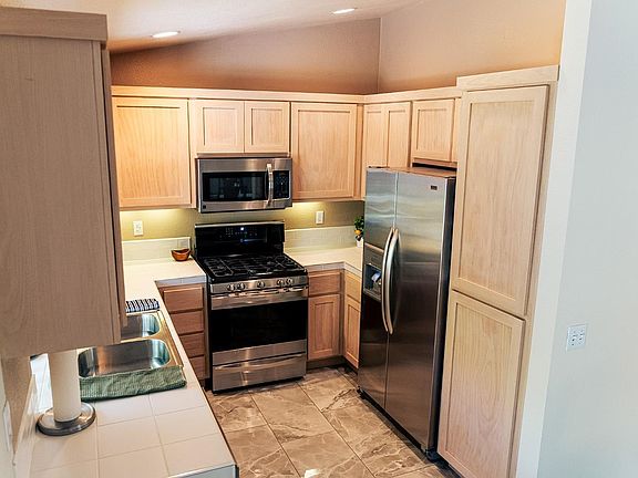 4th image of 1070 La Contenta Court