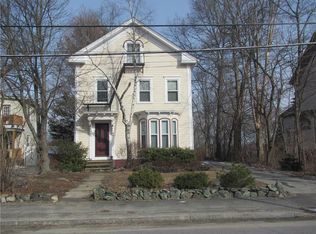 121 Grove St, Lincoln, RI 02865