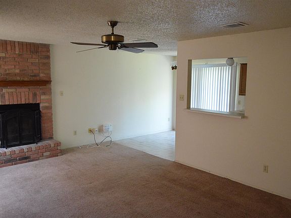 5th image of 619 Rollingway Dr APT A