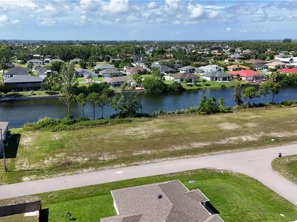 2412 NW 25th Ter, Cape Coral, FL 33993
