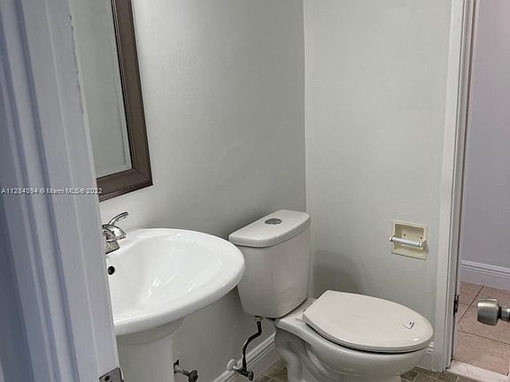 5th image of 2841 NE 163rd St APT 1205