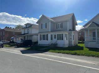 30 Fraser Ave, Edmundston, NB E3V2B1