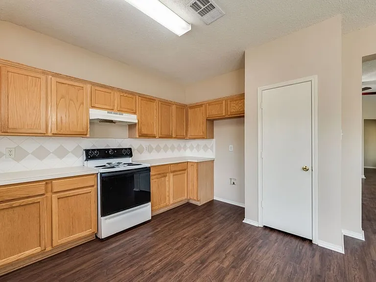 636 Canyon Pl — Photo 8