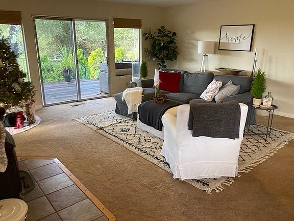 3rd image of 23095 Evergreen Ln