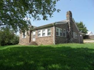 179 Riverview Dr, Calhoun, GA 30701