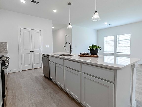 5th image of 6421 Green Enclave Trl