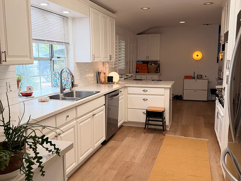4650 Crown Ave — Photo 21