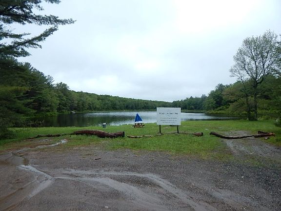 3rd image of 11 Hemlock Ln