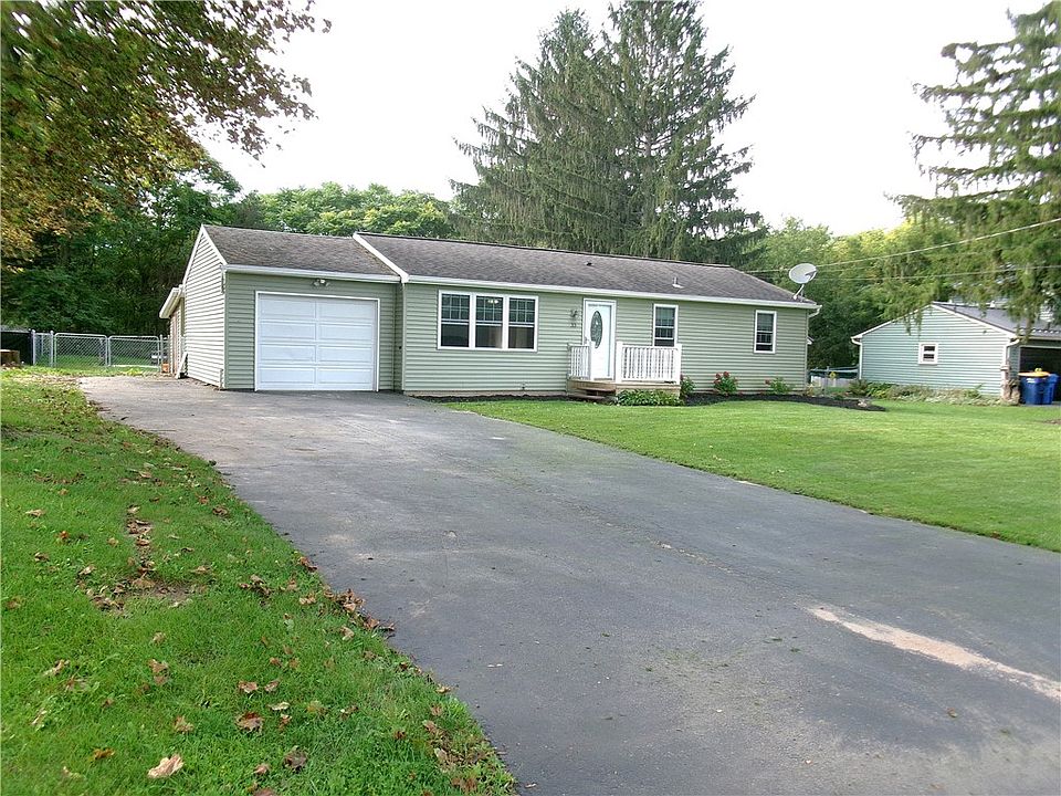 1st image of 33 Crest Ave