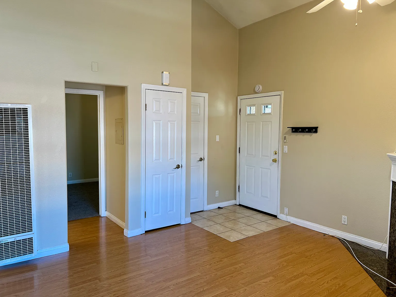 2 bed, 750 sqft, $2,400 — Photo 3