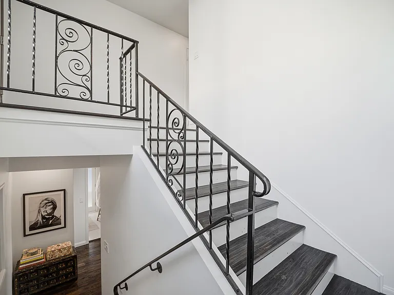 2813 Pacific View Trl — Photo 14