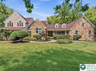 6470 Fawn Ln, Center Valley, PA 18034