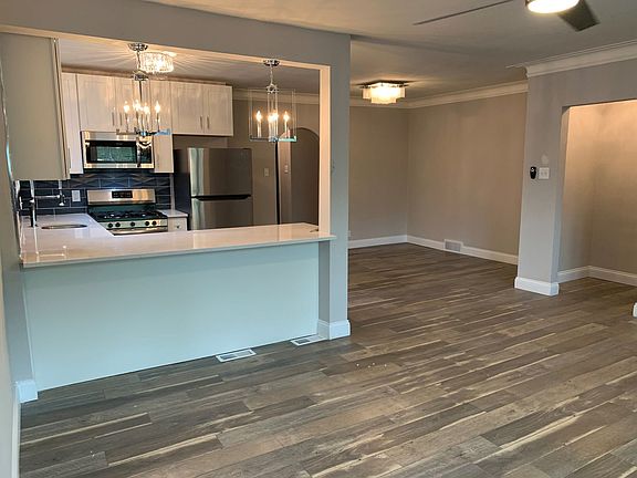 3rd image of 6212 Nottingham Ave #427186f1a
