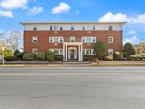 2nd image of 100 Magnolia Ave APT 5