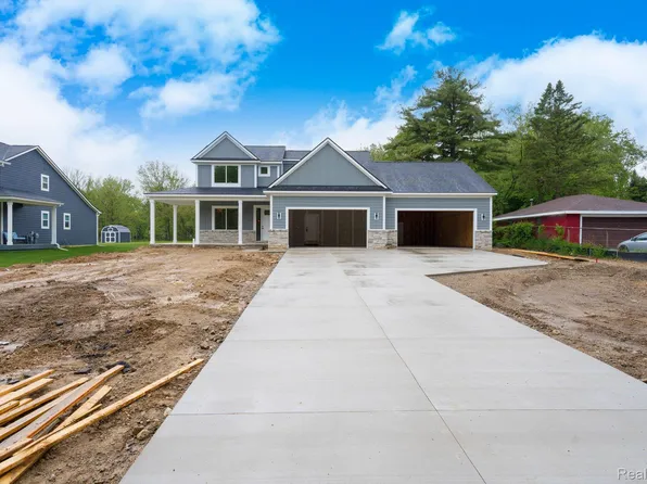 1439 Merry Rd, Waterford, MI 48328