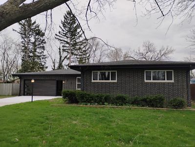 380 Eloise Dr, Benton Harbor, MI, 49022