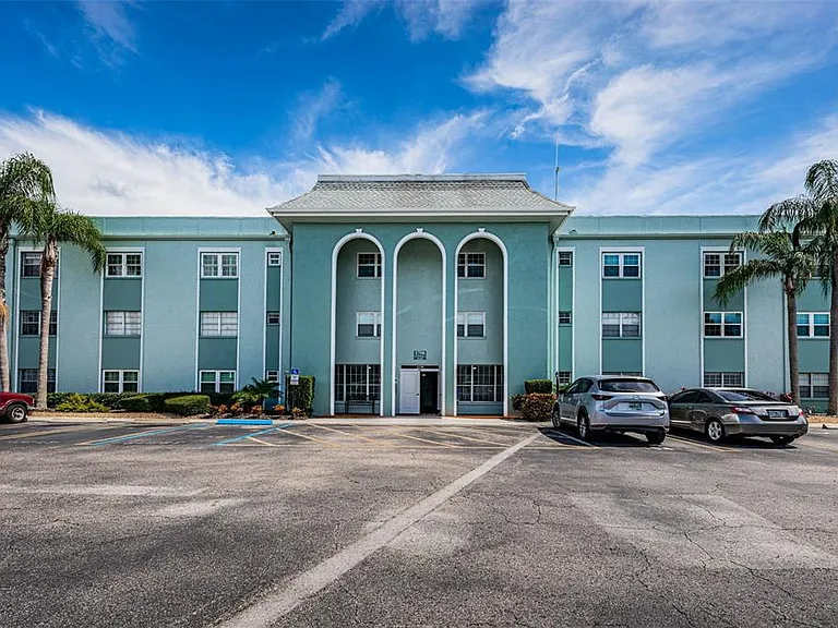 1706 Belleair Forest Dr #322 — Photo 35