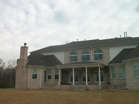 5th image of 335 Nicolet Dr